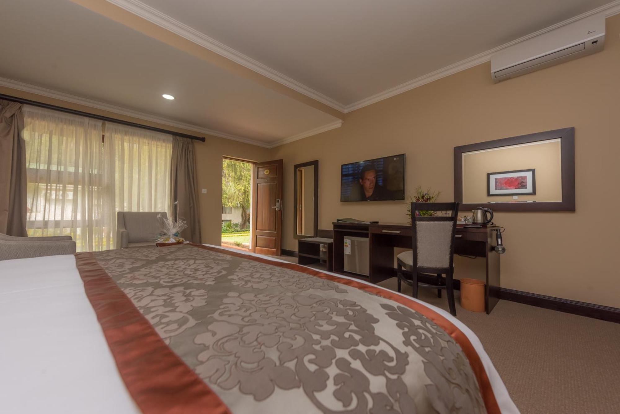 Sunbird Lilongwe Hotel Exterior photo